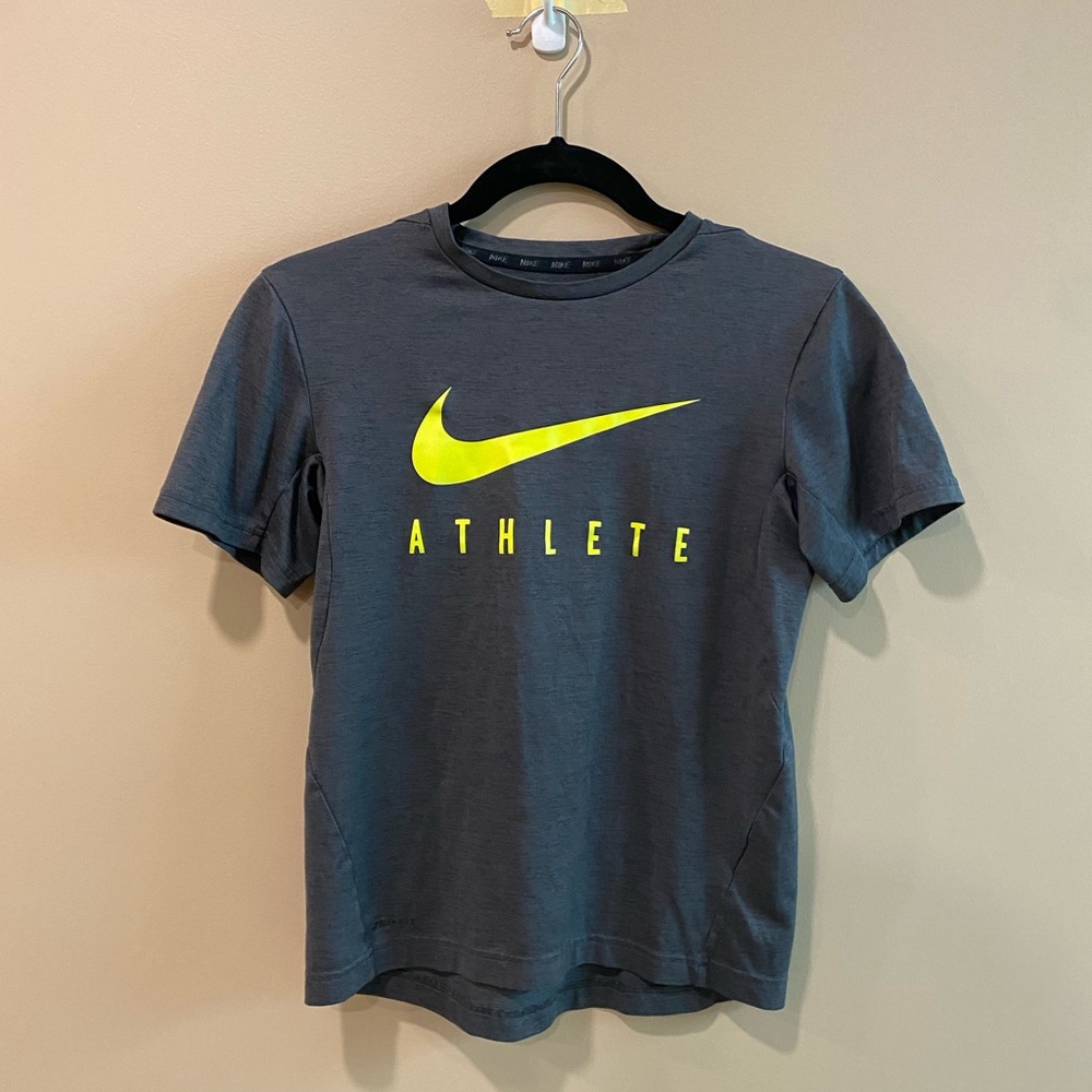 Nike Drifit Boys Youth Large Athletic Short sleeve grey green
